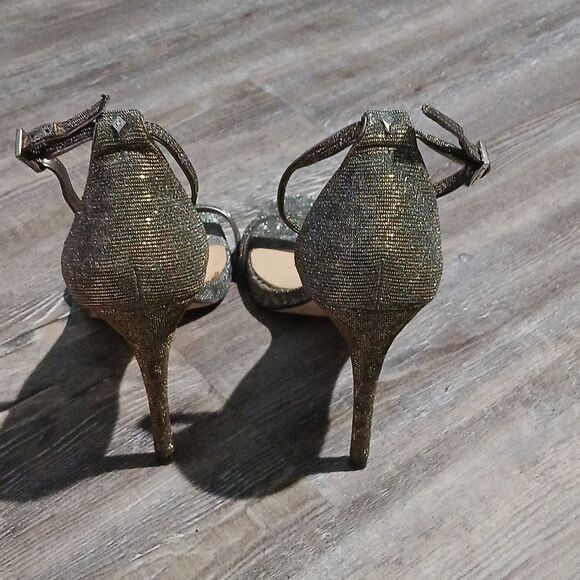 Sam Edelman Ariella Ankle Strap Metallic Silver Gold Stiletto Heels size 8.5 - Picture 4 of 7